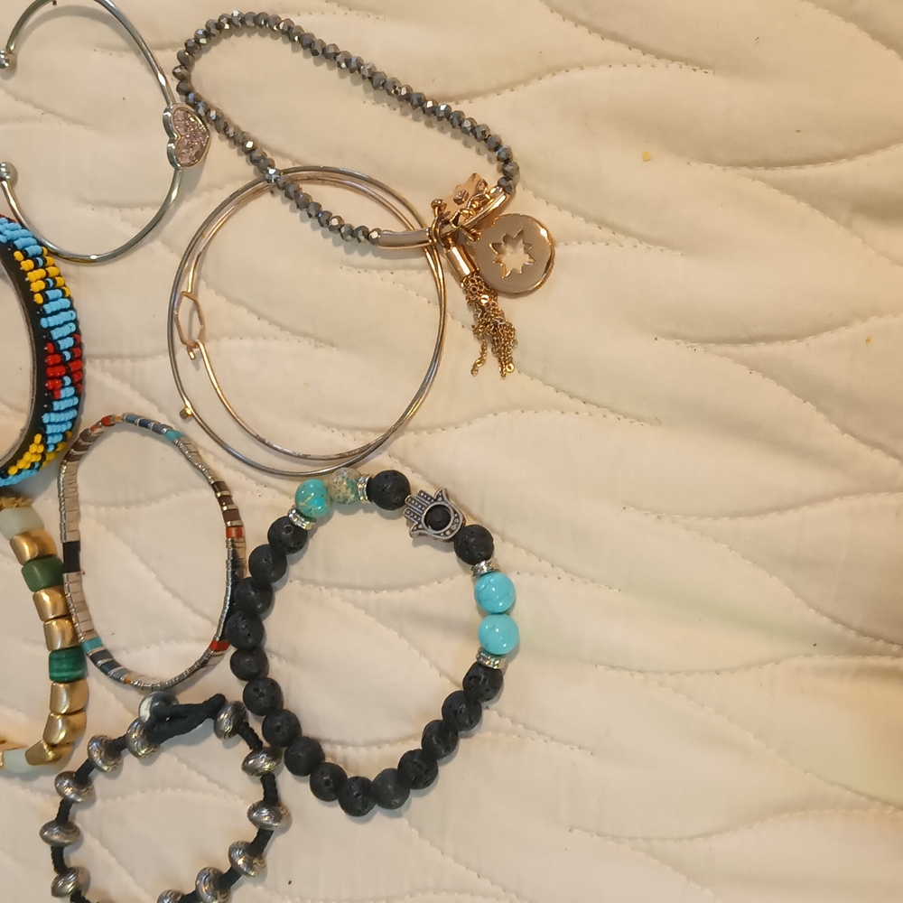 Elegant Multicolor Women's Bracelet Set - Picture 5 of 5